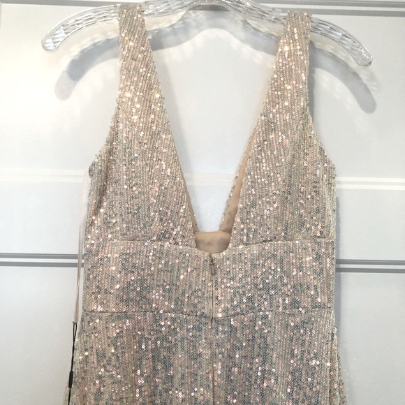 Mac Duggal size 2 Iridescent Sequin Ruffle Tiered Gown size 2 - Picture 7 of 7